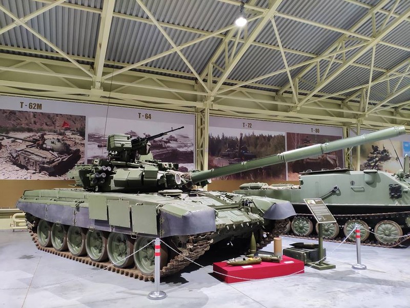 Vi sao xe tang T-90S cua Viet Nam 