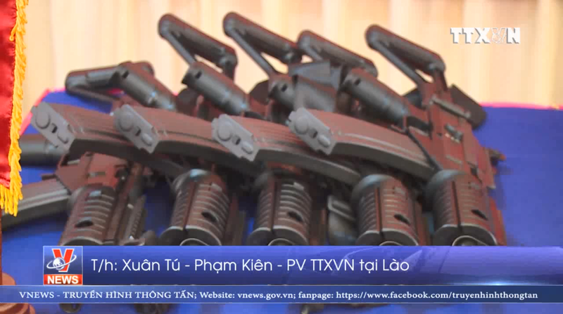 Qua tu hao, Viet Nam ban giao sung truong Galil ACE cho Lao-Hinh-3