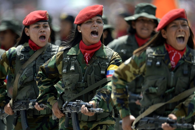 Bien gioi Venezuela “nong bung bung”, phao Msta-S san sang khai hoa-Hinh-5