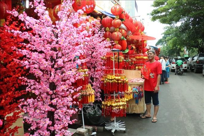 Nguoi Viet o Indonesia di tim khong khi Tet que nha-Hinh-2