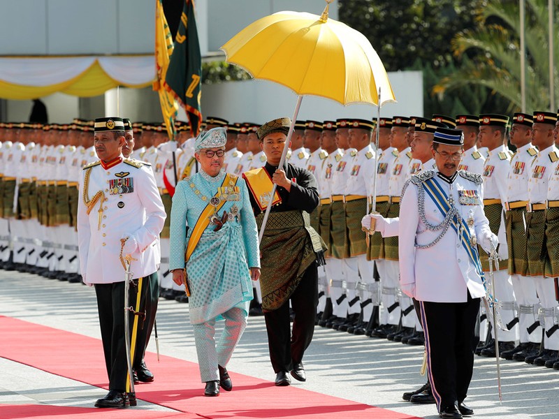 Vua moi cua Malaysia thich polo, bong da-Hinh-4