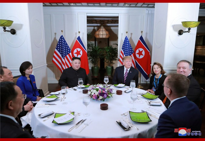 Bo anh doc dao tu phia Trieu Tien ve buoi an toi cua Trump - Kim-Hinh-7