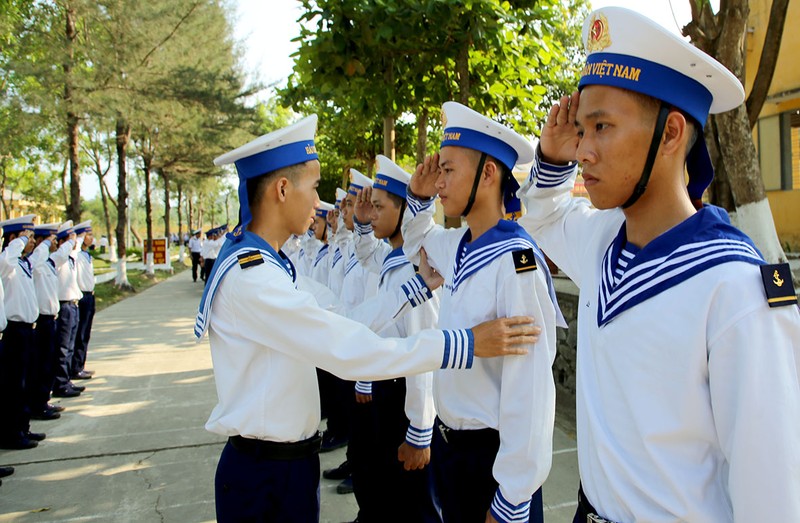 Linh hai quan va nhung bai hoc dau tien trong quan ngu-Hinh-4