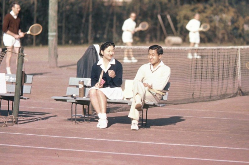 Chuyen tinh the ky cua Nhat hoang Akihito va Hoang hau Michiko