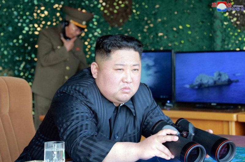 Nha lanh dao Kim Jong-un dich than thi sat thu nghiem vu khi moi-Hinh-5