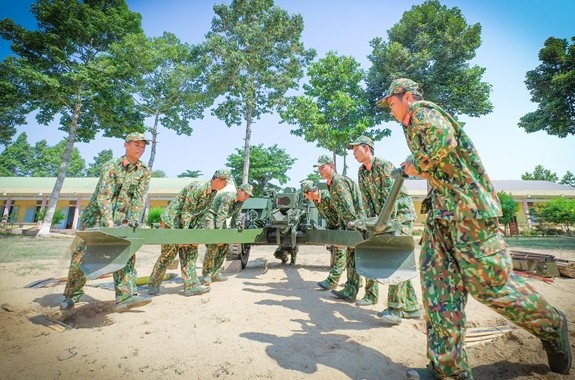 Cam nhan suc “nong” tren thao truong phao binh Viet Nam-Hinh-8