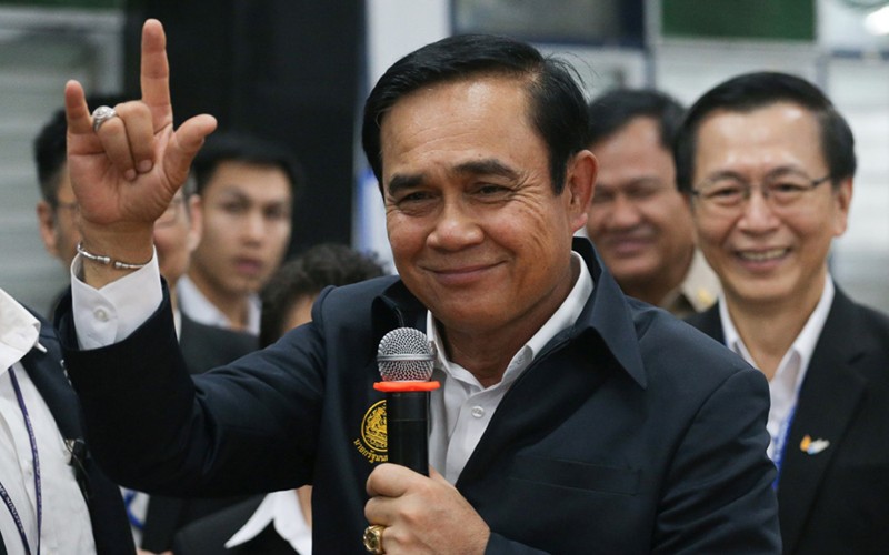 Hoang gia Thai Lan phe chuan ong Prayut Chan-o-cha lam Thu tuong