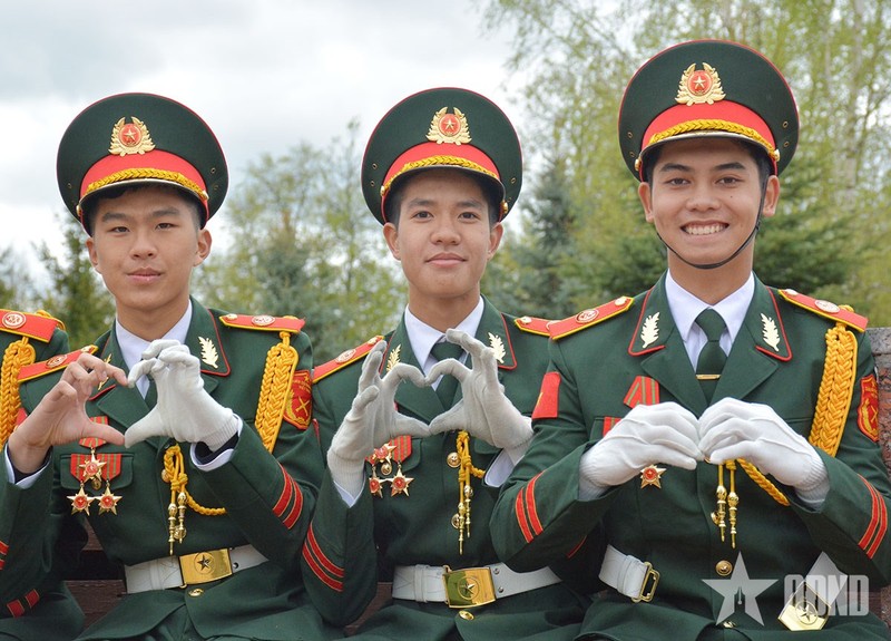 Nhung hinh anh “don tim” cua doan Viet Nam tham gia Le duyet binh tren Quang truong Do-Hinh-14