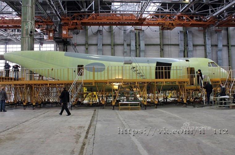 Tham nha may lap rap van tai co Il-112V cua Nga