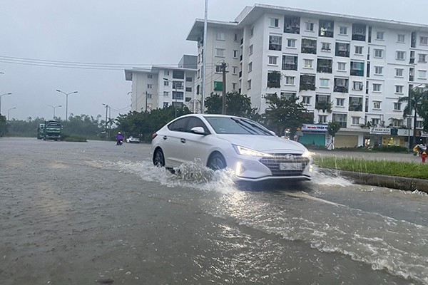 Du bao thoi tiet 15/10: Mua trang troi mien Trung, ngap lut nhieu noi-Hinh-2