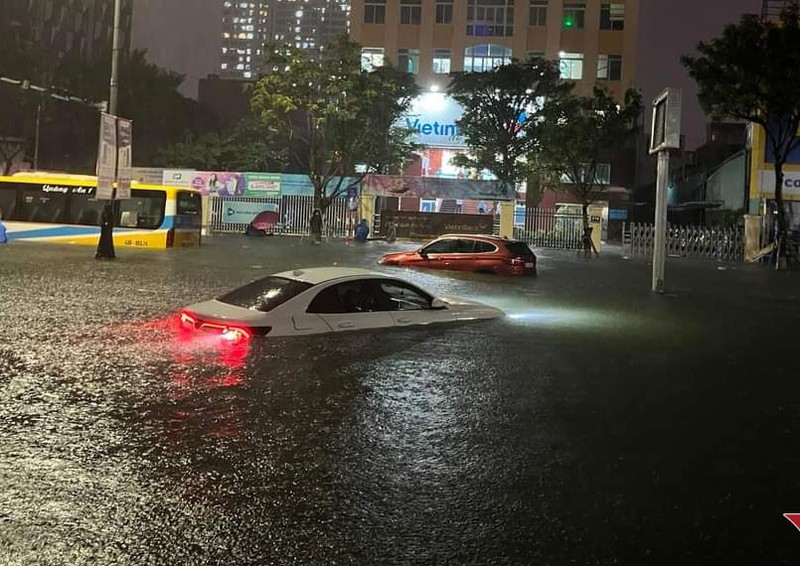 Du bao thoi tiet 15/10: Mua trang troi mien Trung, ngap lut nhieu noi