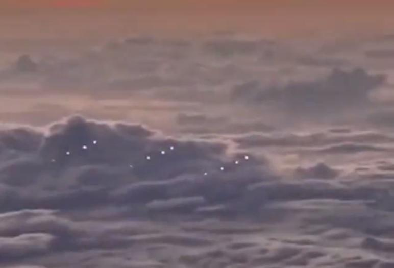 Xon xao phi cong phat hien UFO khi bay qua Thai Binh Duong?-Hinh-9