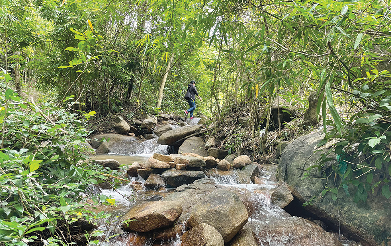 La lung “dong suoi nhut nhat“, nghe tieng goi la rut can tro day-Hinh-11