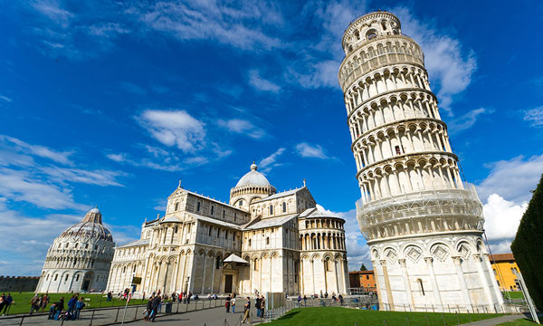 Giai ma thu vi: Thap nghieng Pisa duoc 