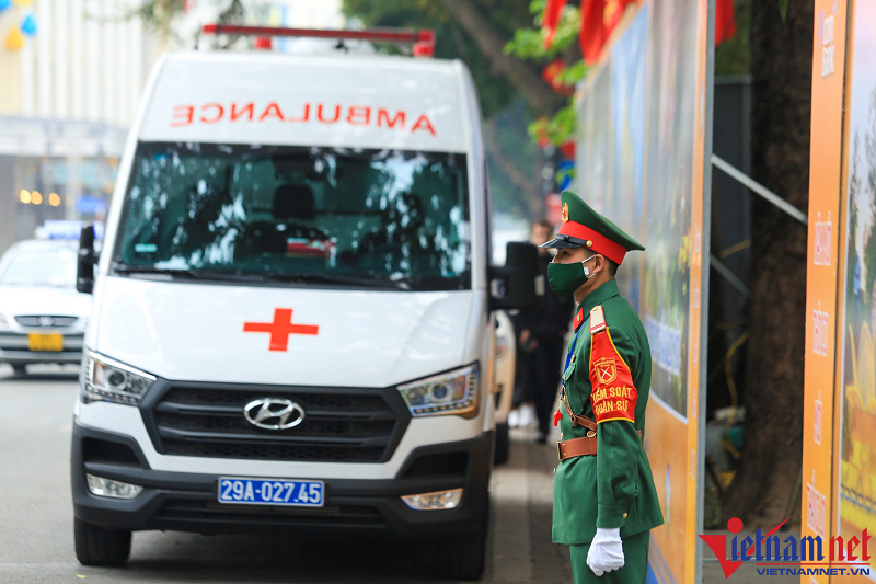 Ha Noi: Tam dung pho di bo Ho Guom de ban phao hoa-Hinh-5