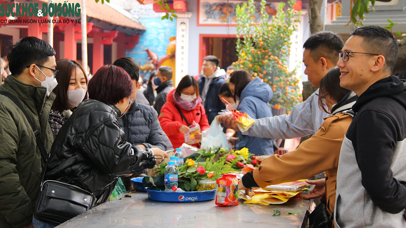 “Bien nguoi” toi cau tai loc dau nam tai phu Tay Ho-Hinh-2