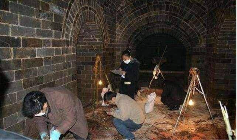 Bị đánh thức giữa đêm, bất ngờ phát hiện “bảo vật” 3 nghìn tỷ - Hình 5 Bi danh thuc giua dem, bat ngo phat hien “bao vat” 3 nghin ty-Hinh-5