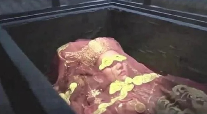 Vén màn che hài cốt trong cổ mộ, chuyên gia phán: "Chạy ngay đi!" - Hình 4 Ven man che hai cot trong co mo, chuyen gia phan: