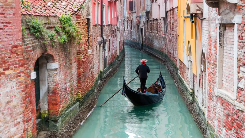 Vi sao thanh pho Venice nghin nam van dung vung du xay bang nen go?-Hinh-2