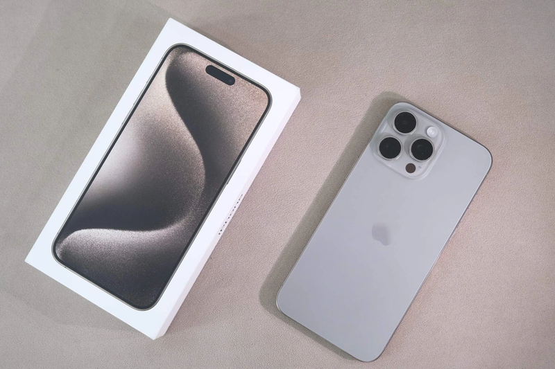 iPhone 15 Pro dinh loi nong may, de be cong, iFan that vong tran tre-Hinh-2