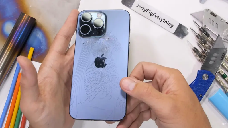 iPhone 15 Pro dinh loi nong may, de be cong, iFan that vong tran tre-Hinh-3