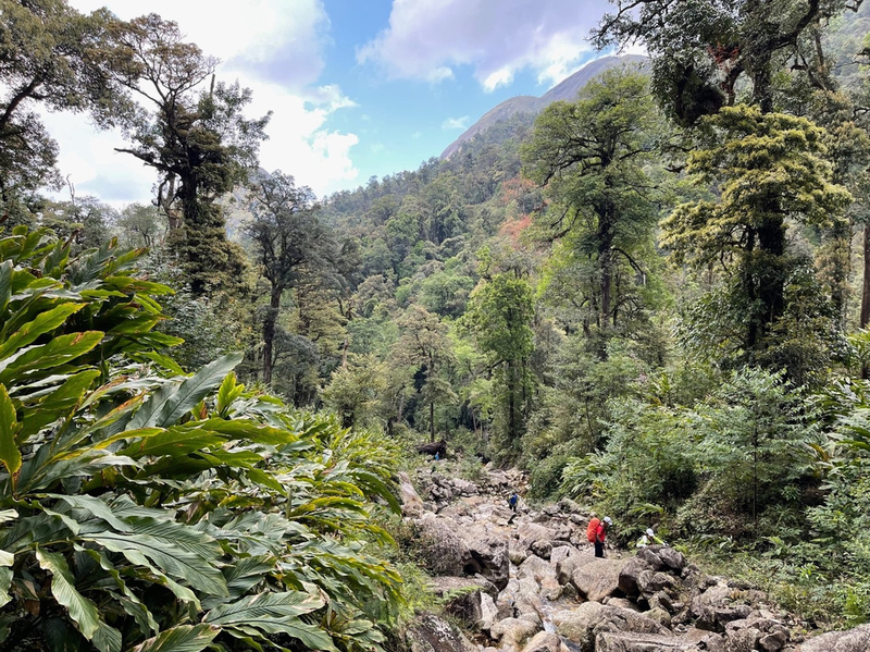 'Lac vao co tich' cung duong chinh phuc ngon nui hiem tro nhat Tay Bac-Hinh-10