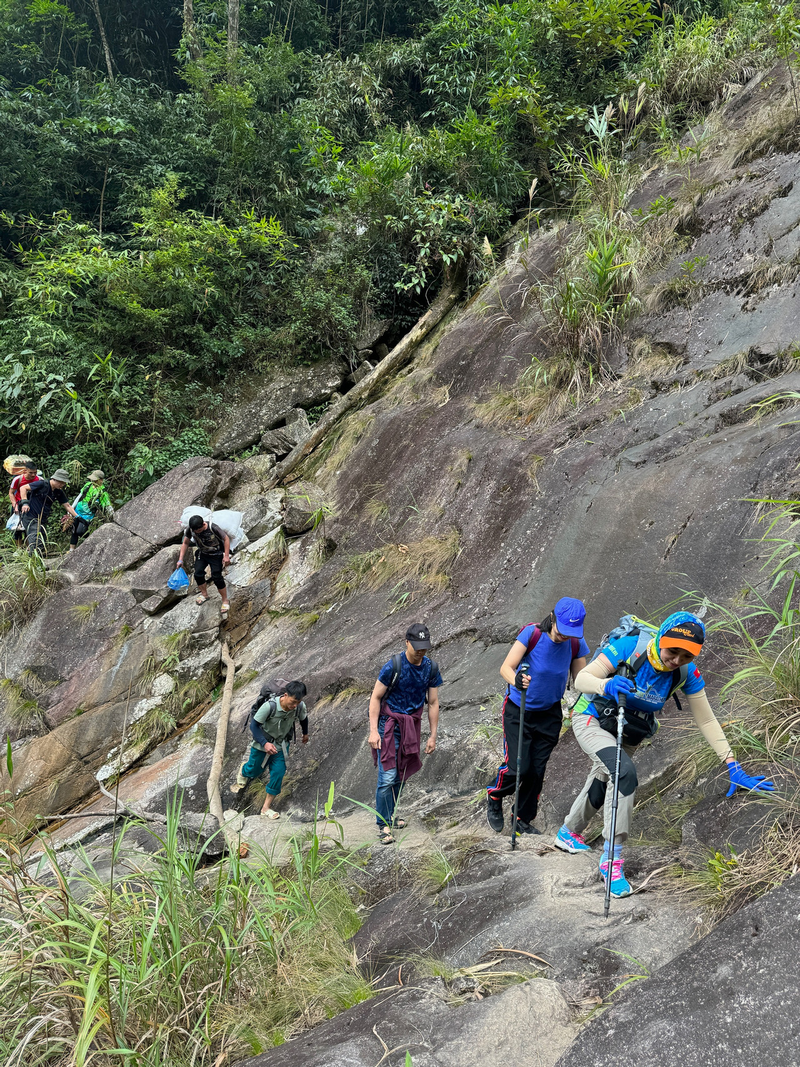 'Lac vao co tich' cung duong chinh phuc ngon nui hiem tro nhat Tay Bac-Hinh-3