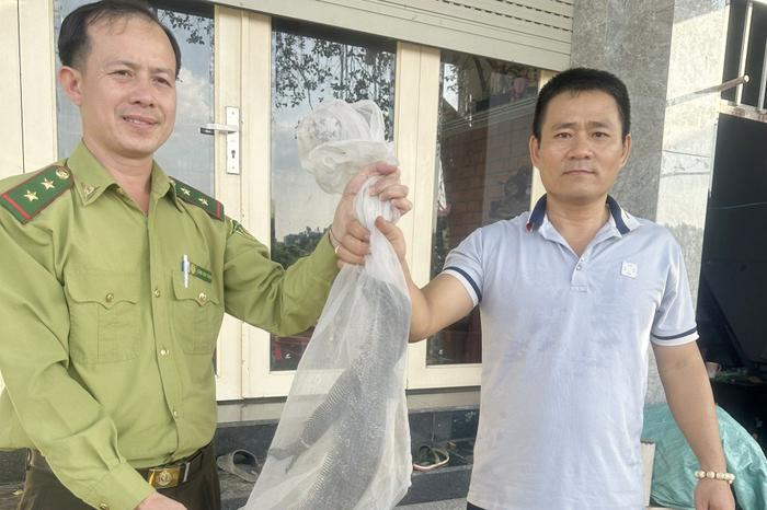 Dung thu hiem di lac o TP.HCM, nguoi dan bat ngo lam chuyen nay