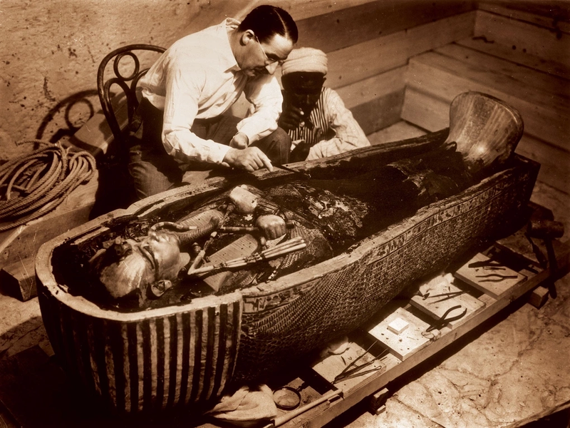 Giai loi nguyen lang mo Tutankhamun, chuyen gia “to” thu pham bat ngo