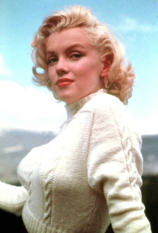 Dung AI 'tai sinh' nu minh tinh Marilyn Monroe, ket qua gay bat ngo-Hinh-7