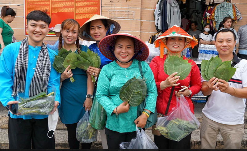 Doc dao nhung phien cho dung la cay mua hang o Viet Nam-Hinh-2