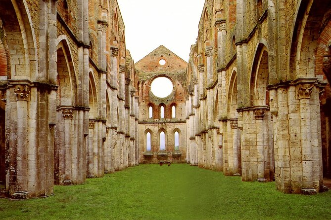 Thanh guom huyen bi cam ngap trong khoi da cua San Galgano-Hinh-8