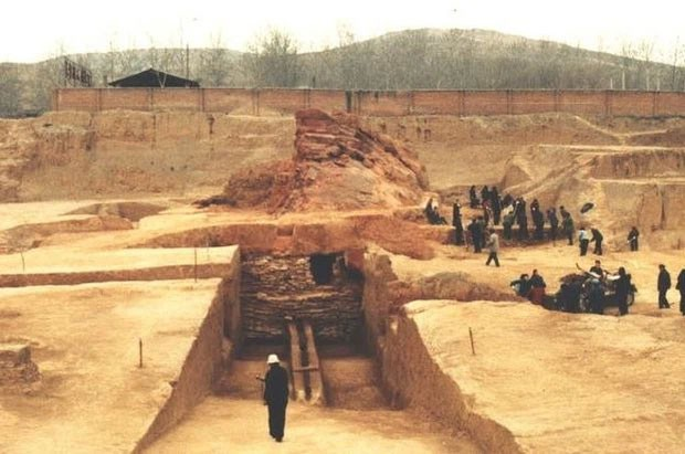 Dao mo co dung trung kho bau, chuyen gia lenh 'phong toa ngay'-Hinh-3