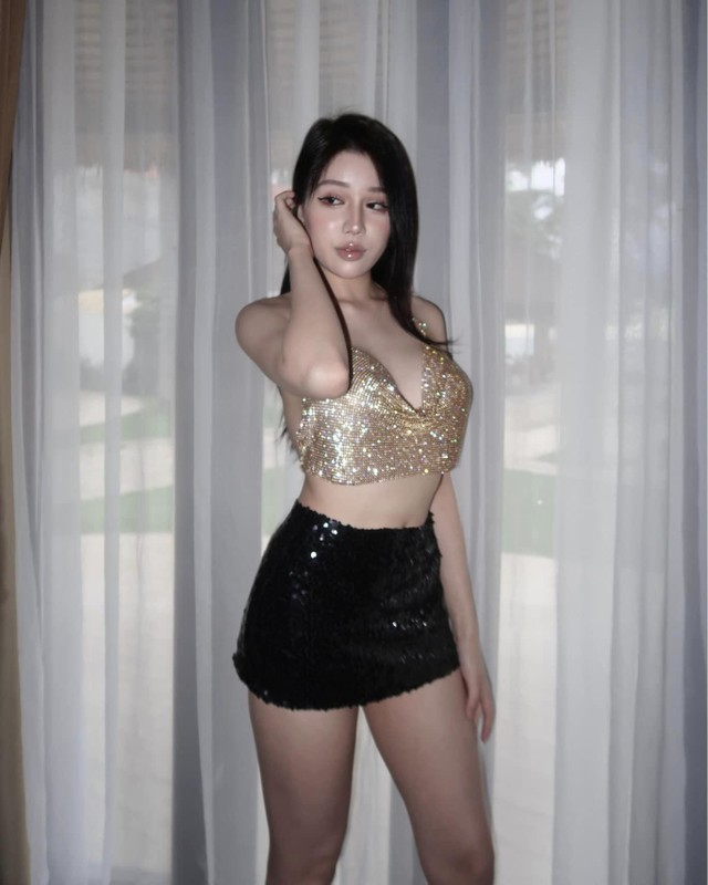 Ngo ngang gia the khung cua nu streamer xinh noi tieng lang game Viet-Hinh-3