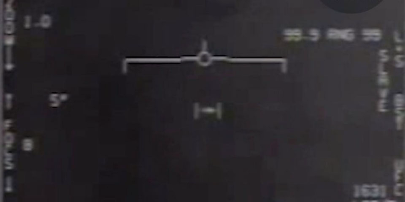 Rung dong vu cham tran UFO hinh “tic-tac” bay len tu Thai Binh Duong-Hinh-6