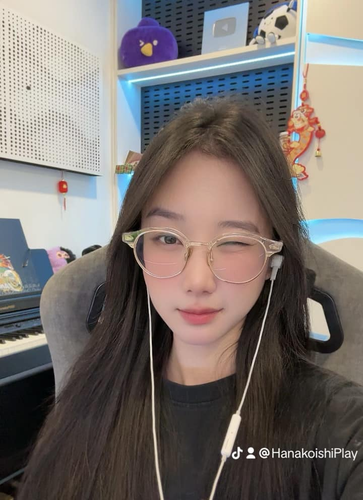 Nu streamer “van nguoi me” bat ngo choi lon... coi mang day song-Hinh-3