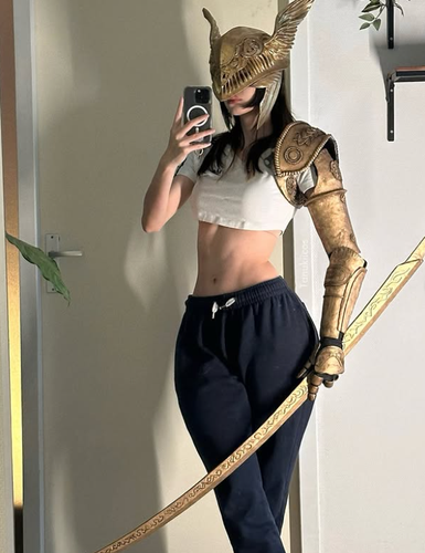 Nu coser khoe dang “cuc muot”, don tim cong dong game thu-Hinh-3