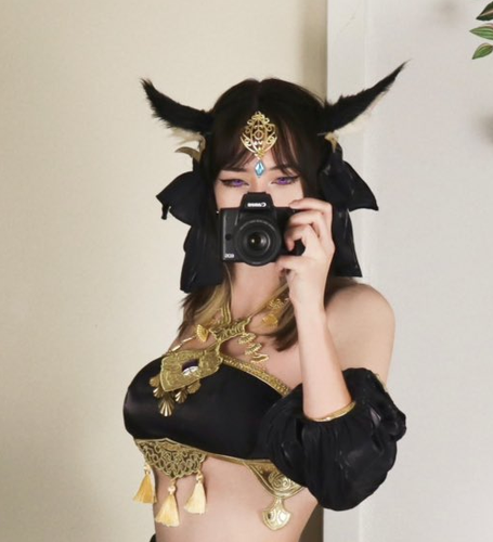 Nu coser khoe dang “cuc muot”, don tim cong dong game thu-Hinh-4