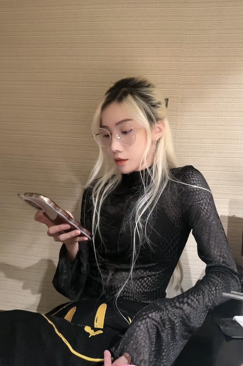 Nu streamer Viet ca tinh khoe anh lan bien 