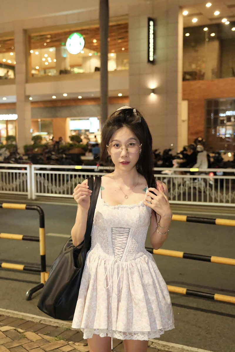 Nu streamer Viet ca tinh khoe anh lan bien 