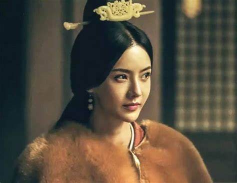Người nào là con dâu Viên Thiệu, sau lại là con dâu Tào Tháo? Nguoi nao la con dau Vien Thieu, sau lai la con dau Tao Thao?