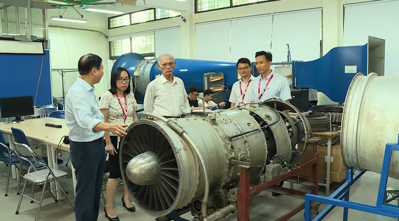 Cố GS Nguyễn Hữu Chí: Dòng sông lặng lẽ đắp bồi tri thức - Hình 3 Co GS Nguyen Huu Chi: Dong song lang le dap boi tri thuc-Hinh-3