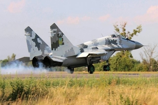 Lanh thau xuong khien tiem kich MiG-29 cua Ukraine bi bang phu kin-Hinh-7