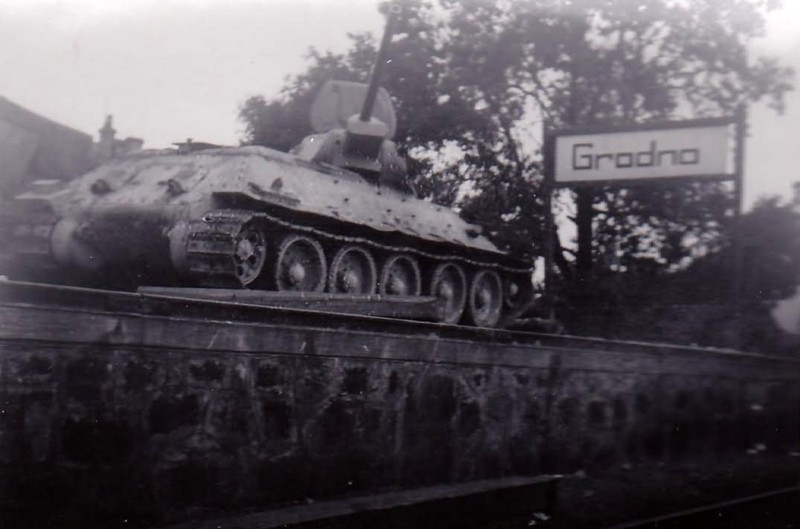 Bi mat dang sau so luong xe tang T-34 nhieu vo ke cua Lien Xo-Hinh-11