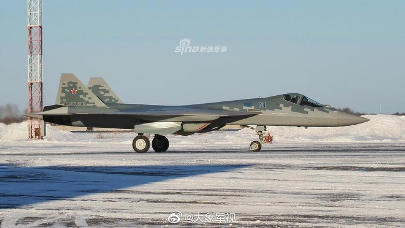 Toan bo dan tiem kich Su-57 cua Nga goi gon trong... mot buc hinh-Hinh-8