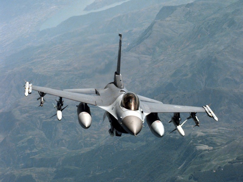 Israel ban tiem kich F-16 gia cuc re, chi nhinh 70 ty Dong moi chiec-Hinh-14