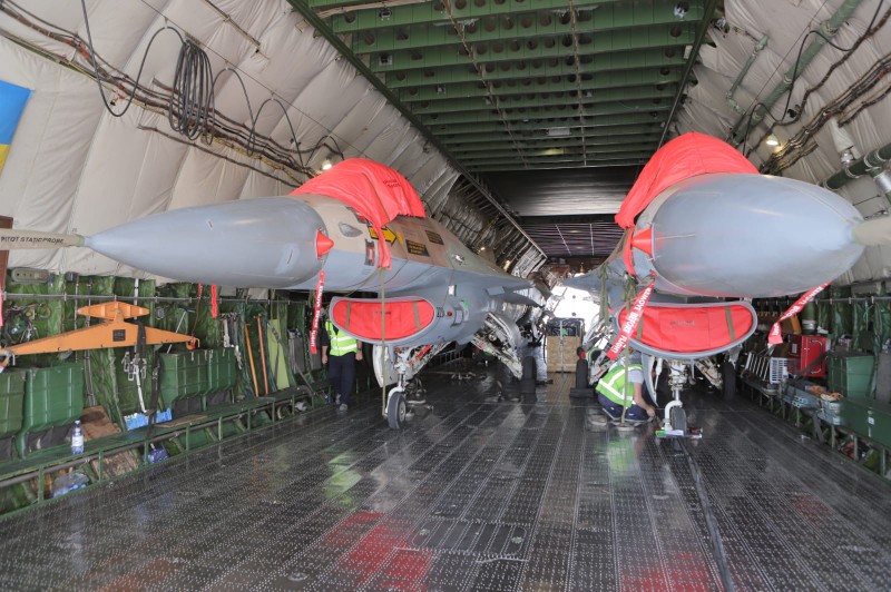 Israel ban tiem kich F-16 gia re, Viet Nam tot nhat khong nen mua