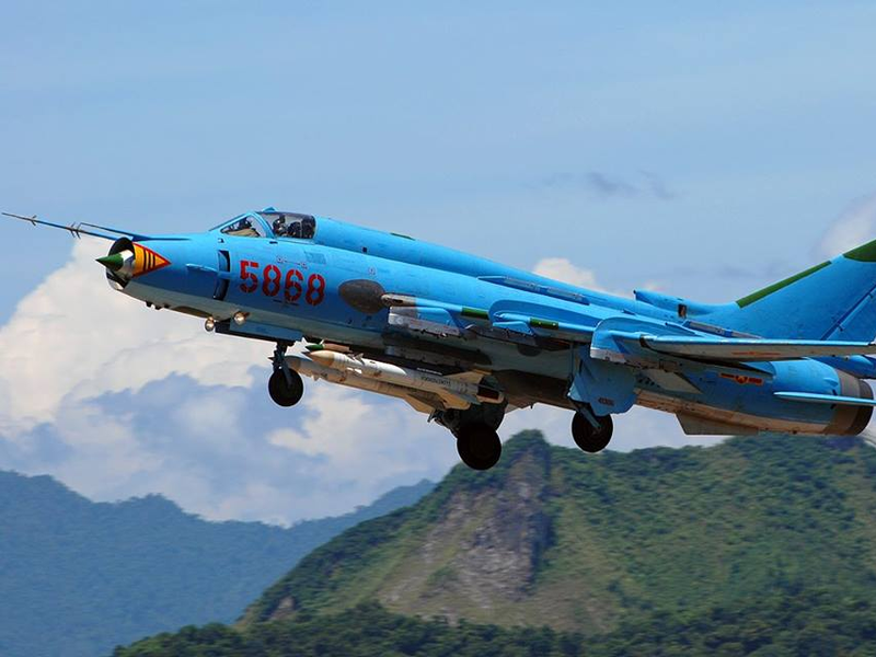Man nhan voi bien doi bon chiec tiem kich - bom Su-22 Viet Nam-Hinh-14