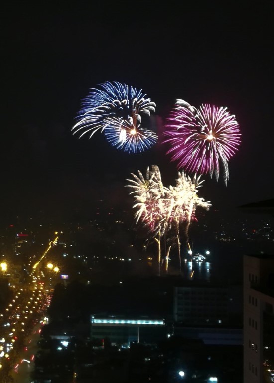 Ha Noi: Man nhan voi man trinh dien anh sang dem Giao thua-Hinh-14