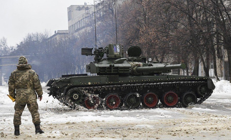 Du xe tang T-64 tham bai, Kiev van quyet khong dua T-84 vao tham chien-Hinh-20